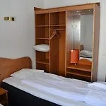 Hotel Langley 2100