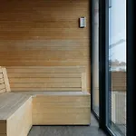 Langley 2100 Hotel