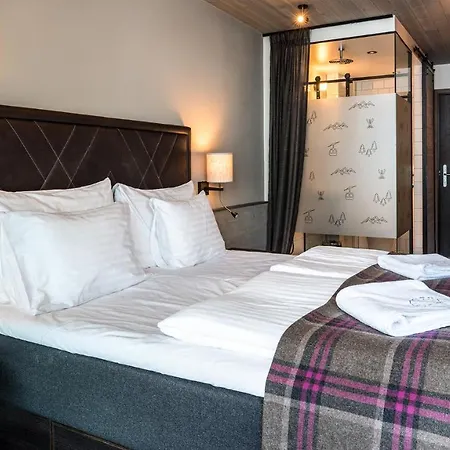Langley 2100 Otel 3*
