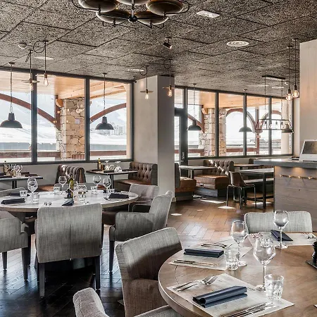 Langley 2100 Szálloda