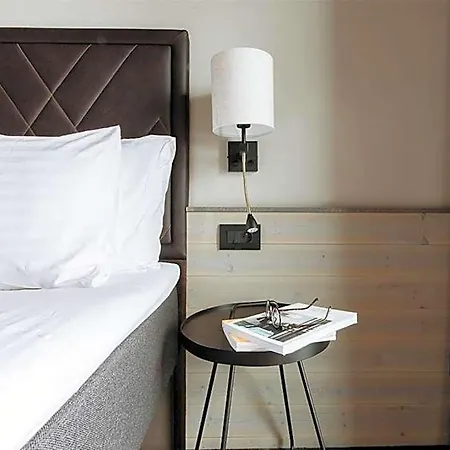 Hotel Langley 2100