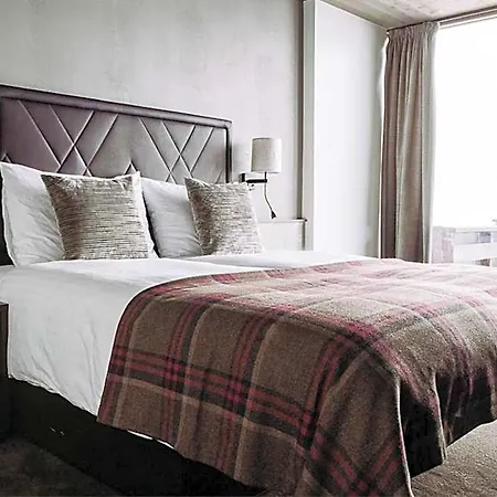 Langley 2100 Hotel 3*