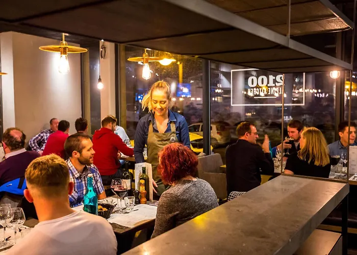 Szálloda Langley 2100