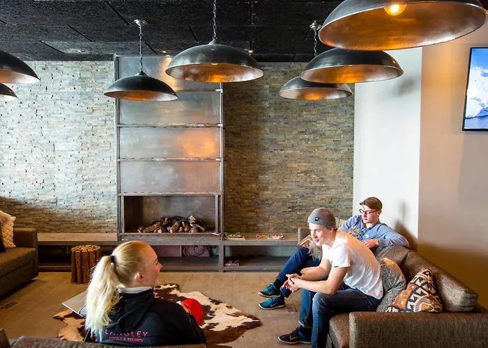 Langley 2100 Hotel