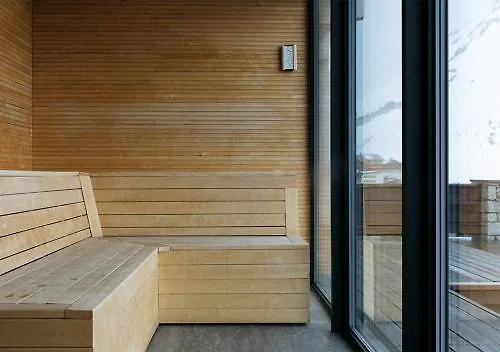 Langley 2100 Szálloda