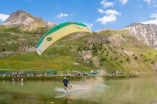 Langley 2100 Hotel 3*